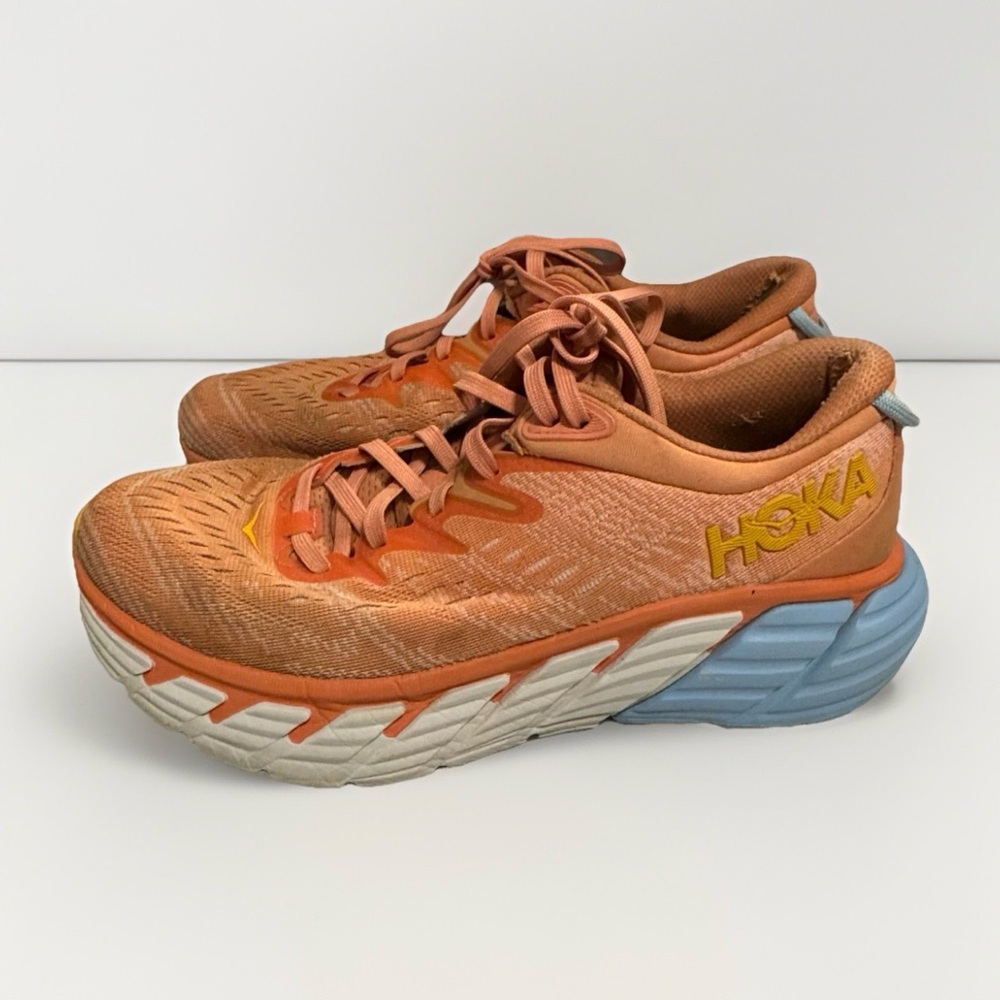 Hoka One One Gaviota 4 women's running sneakers size 7.5 D Wide shoes Coral